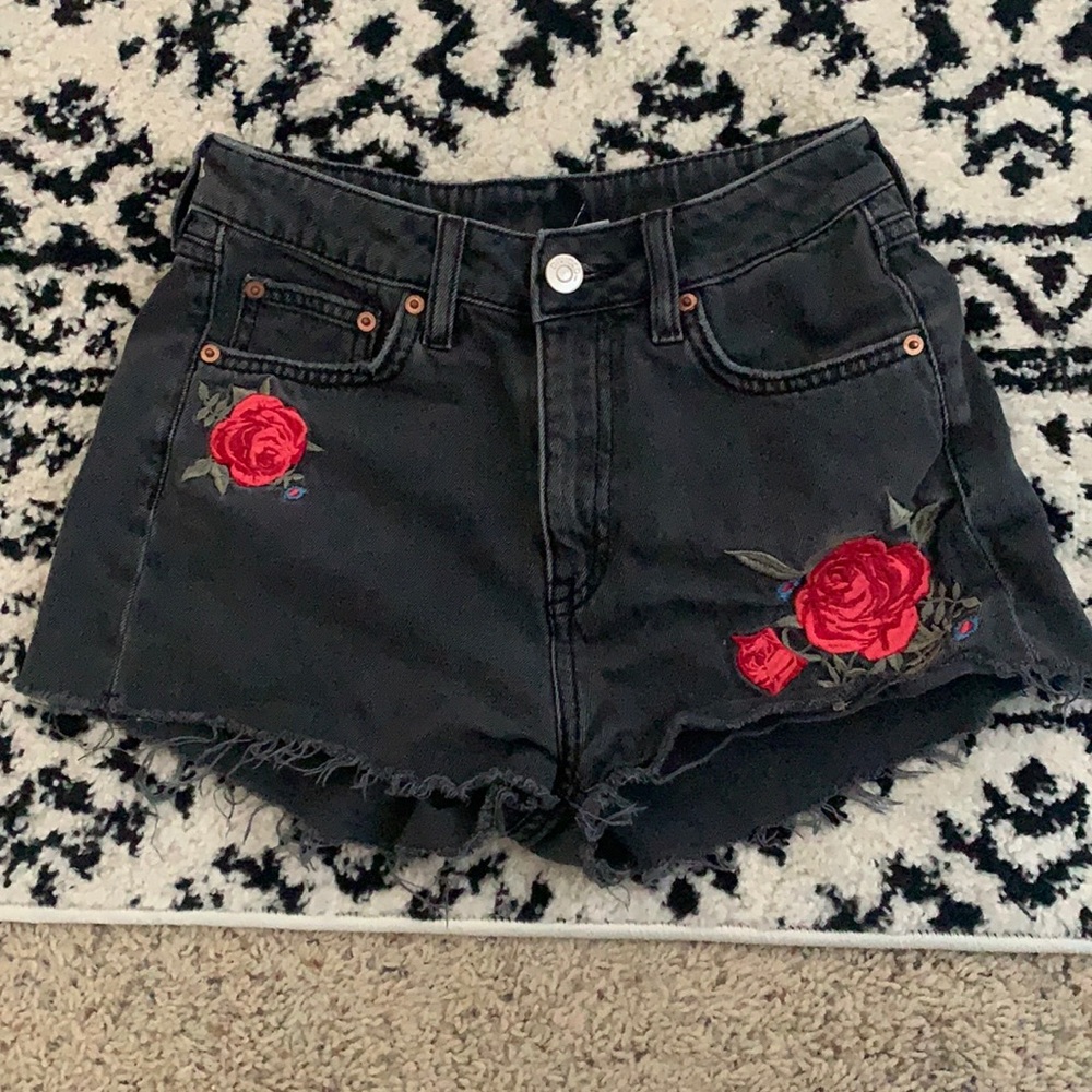 H&M dark gray shorts with rose patches